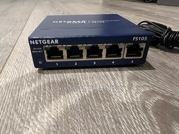 NETGEAR FS105 - 10 / 100 MBPS Fast Ethernet Network Switch · Photo 2