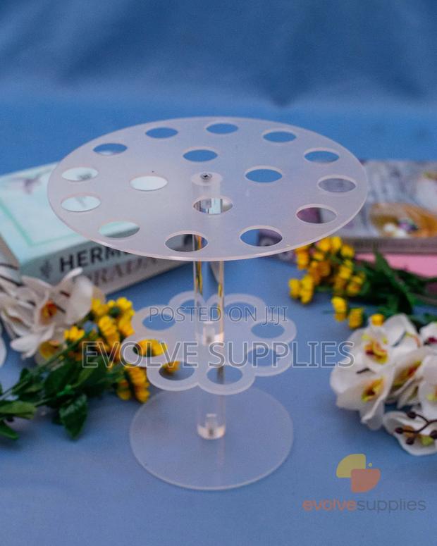 Double Layered Cone Stand · Photo 2