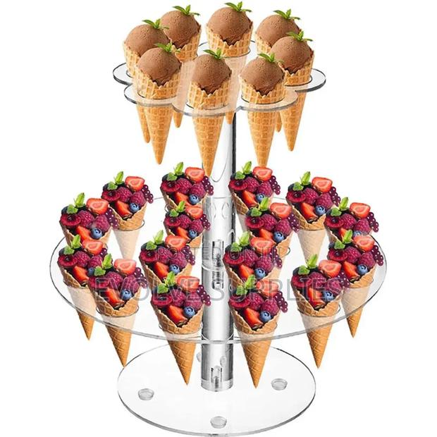 Double Layered Cone Stand · Photo 1