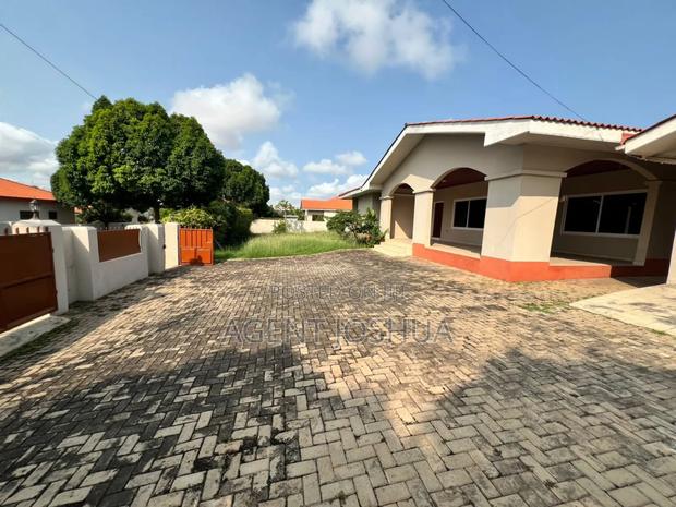 4bdrm House in Regimanuel Golden, Airport Residential Area for rent · Photo 2