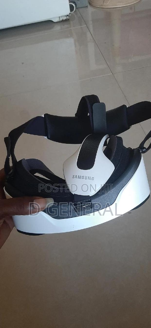 Samsung Oculus Gear VR Headset · Photo 2