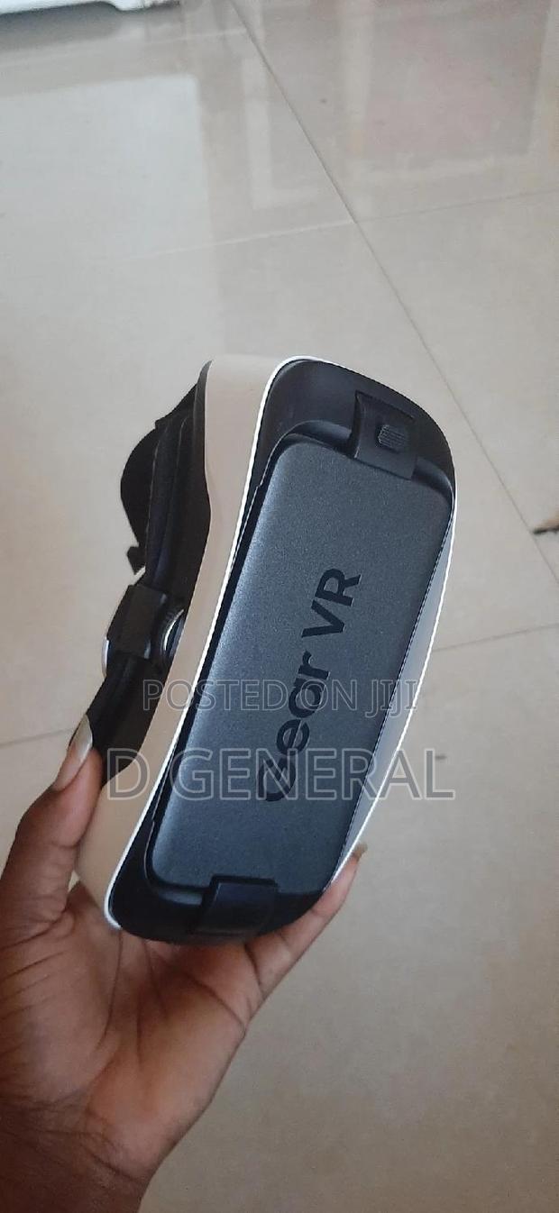 Samsung Oculus Gear VR Headset · Photo 3