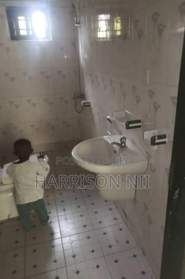 3bdrm Apartment in Kasoa, New Market for rent · Photo 4
