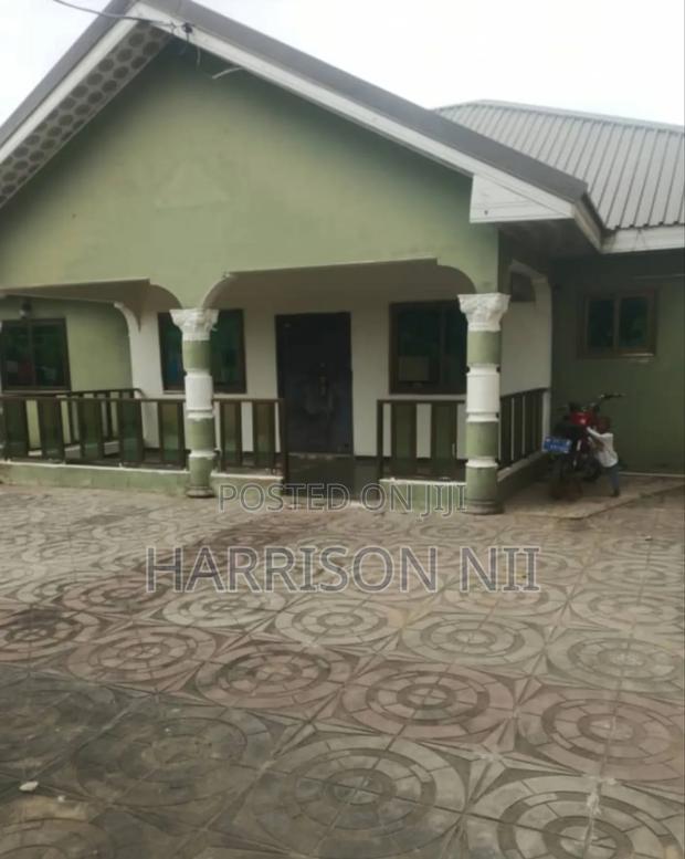 3bdrm Apartment in Kasoa, New Market for rent · Photo 8