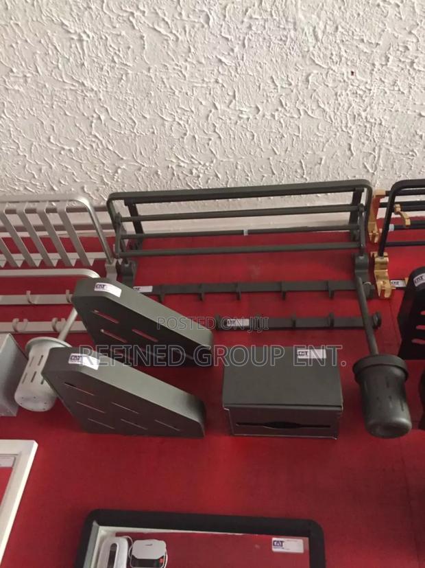 Bathroom Accessories Set. · Photo 8