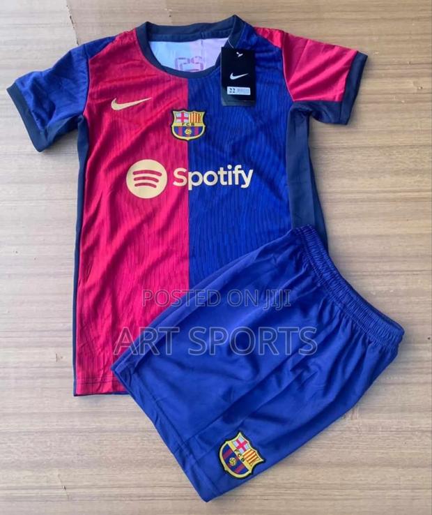 24 /25 Barcelona Home Kids Jersey · Photo 2