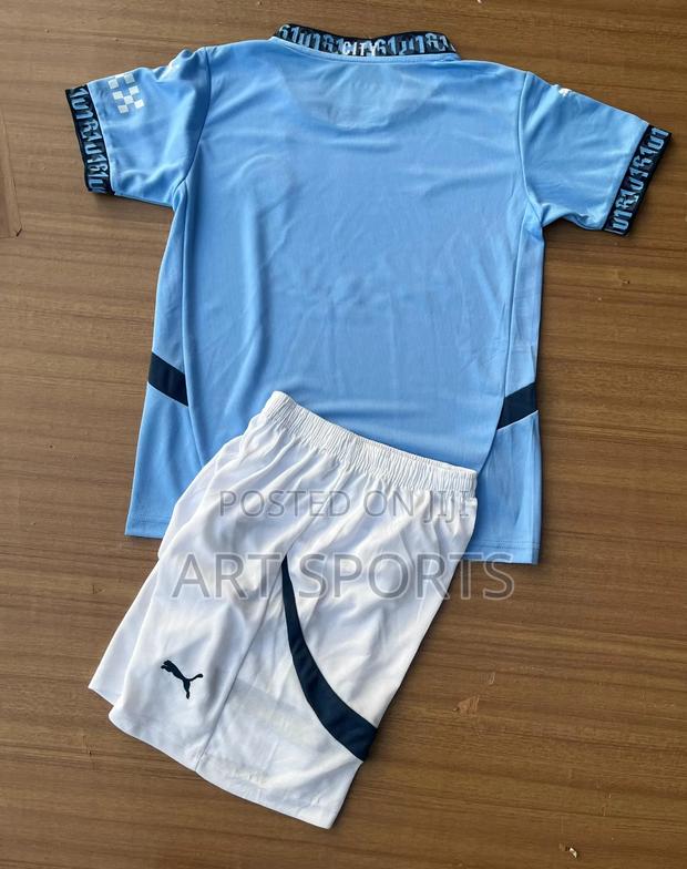 24 / 25 Manchester City Home Kids Jersey · Photo 2
