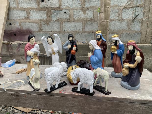 Birth Of Jesus Wood Sculpture · Photo 5