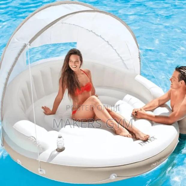 Canopy Island (Swimming Pool) · Photo 1