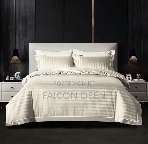 Luxurious 2 Plain Bedsheets,4 Pillow Cases for Hotels · Photo 1