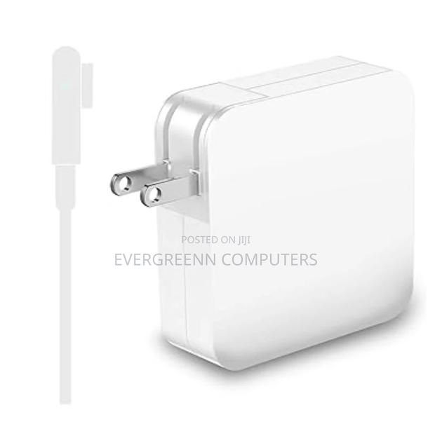 Macbook Pro Charger · Photo 1