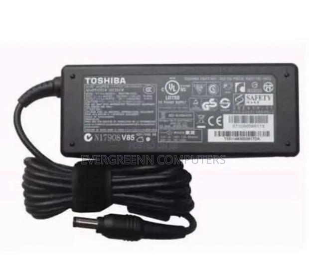 Toshiba Laptop Charger · Photo 1