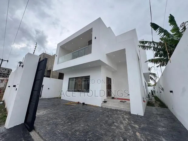 3bdrm Mansion in East Legon for sale · Photo 1