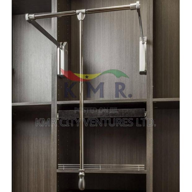 Pull Down Wardrobe Lift · Photo 2