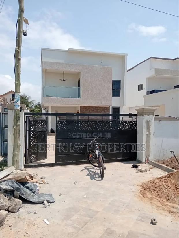 4bdrm House in Sakumono Estate for sale · Photo 8
