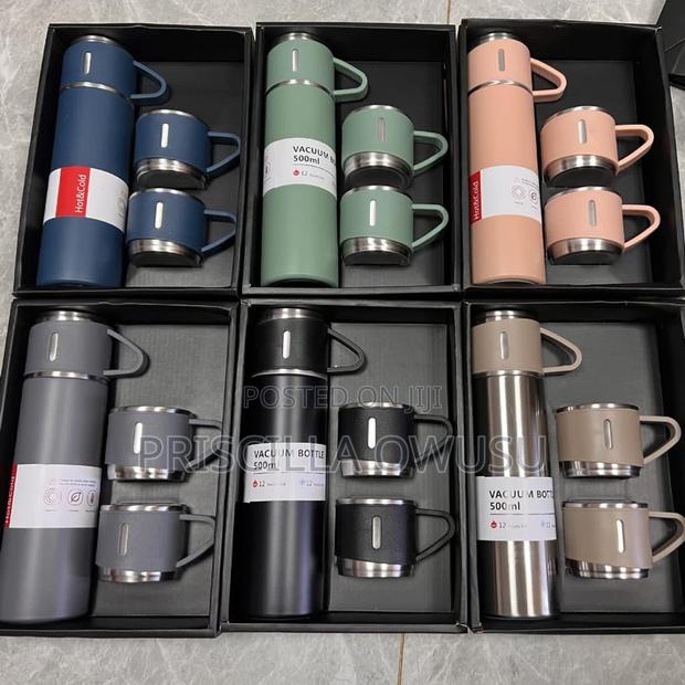 500 Ml Vacuum Flasks With 3 Cups · Photo 1