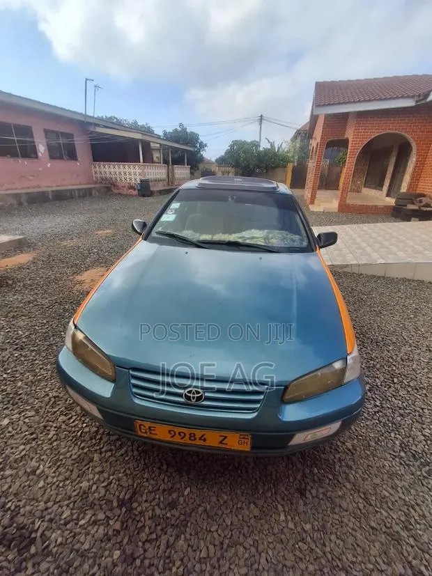 Toyota Camry Automatic 1999 Green · Photo 1