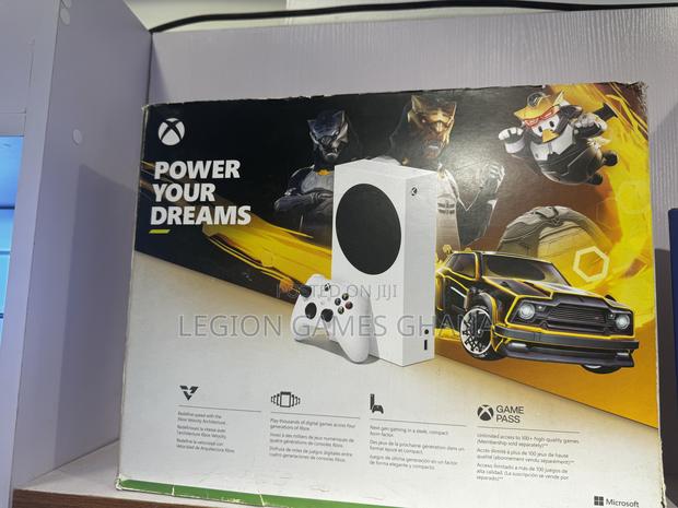 Microsoft Xbox Series S · Photo 3