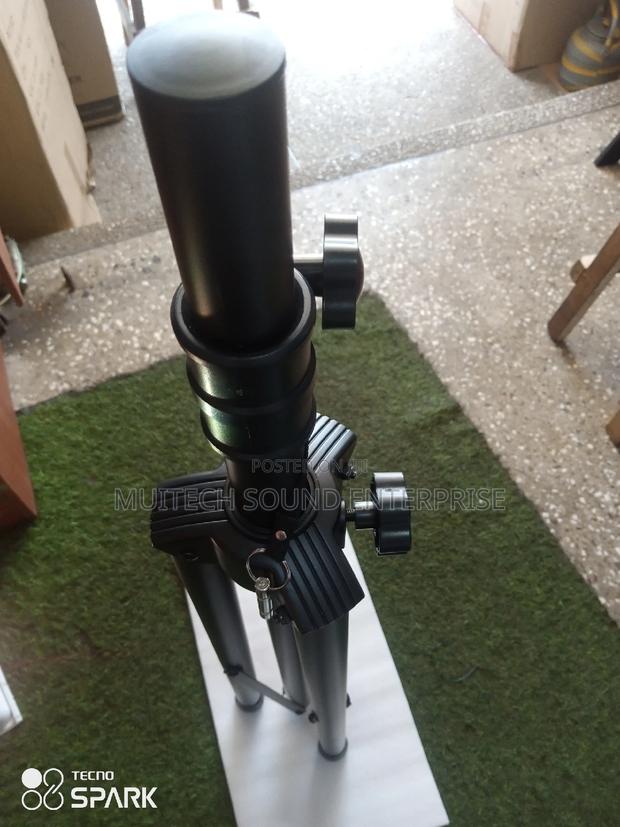Speaker Stand · Photo 1