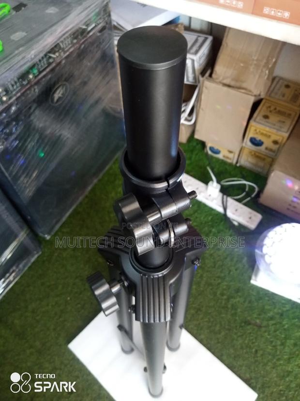Speaker Stand · Photo 2