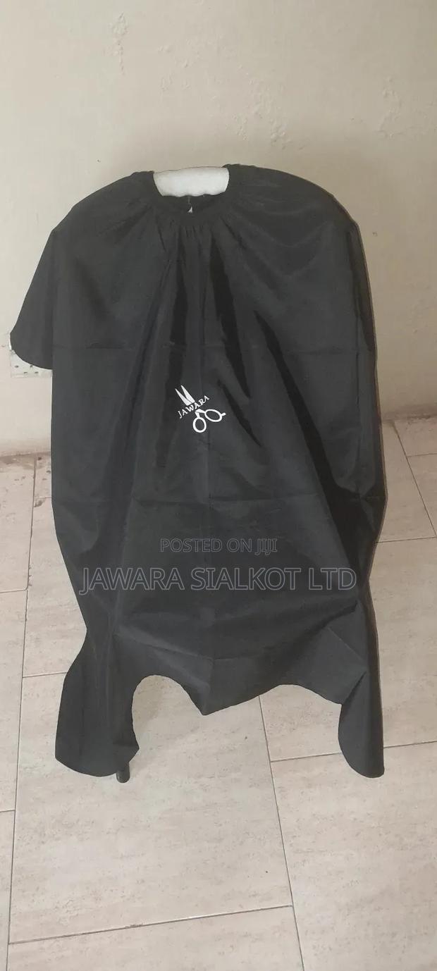 Barber Apron Capes Black Color · Photo 1