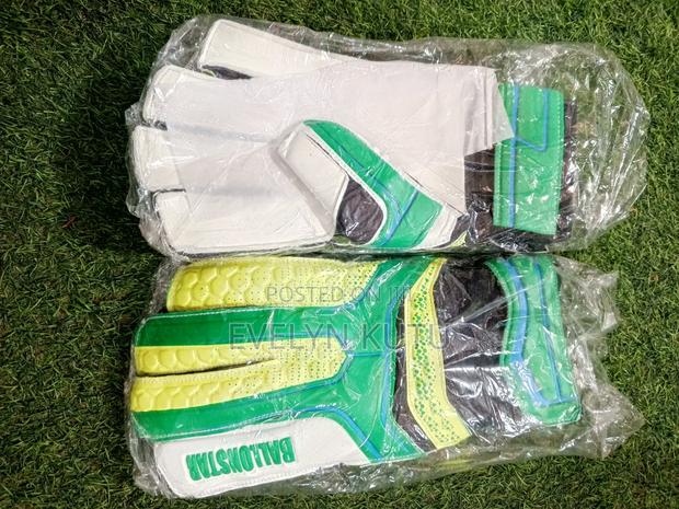 Keeper Gloves · Photo 5