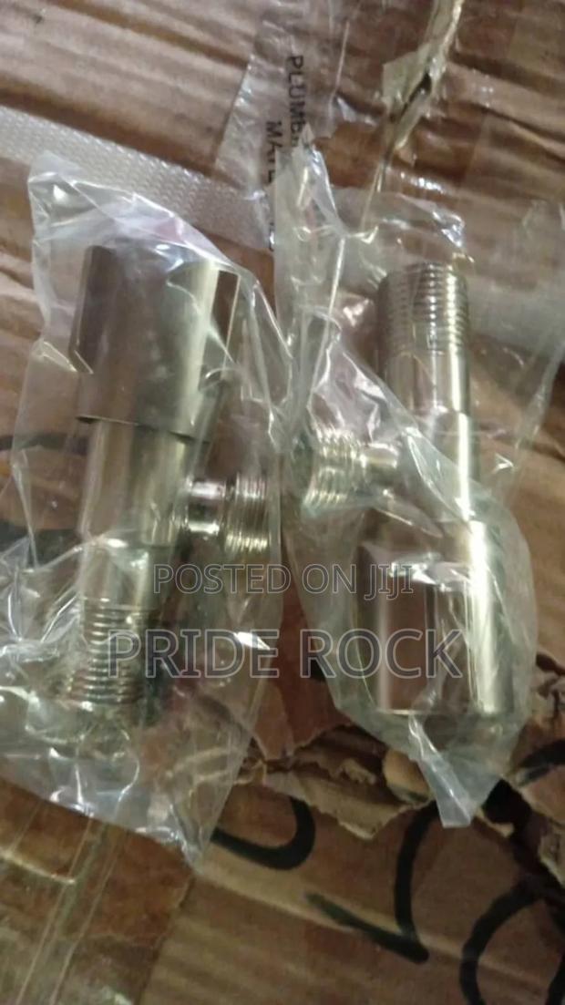 Black and Chrome Angle Valves · Photo 3