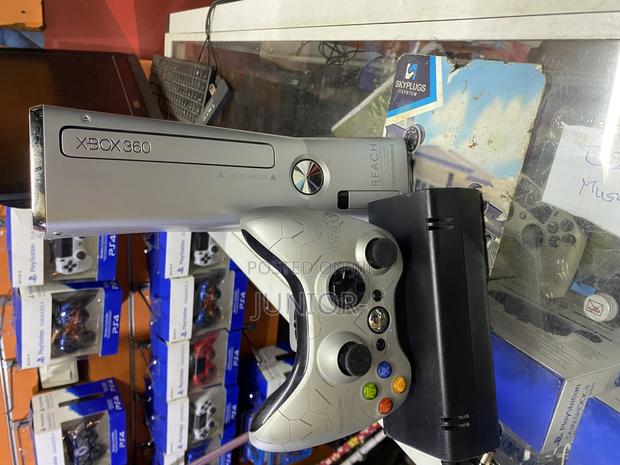Customized Xbox360 10 Games 1 Matching Controller · Photo 2