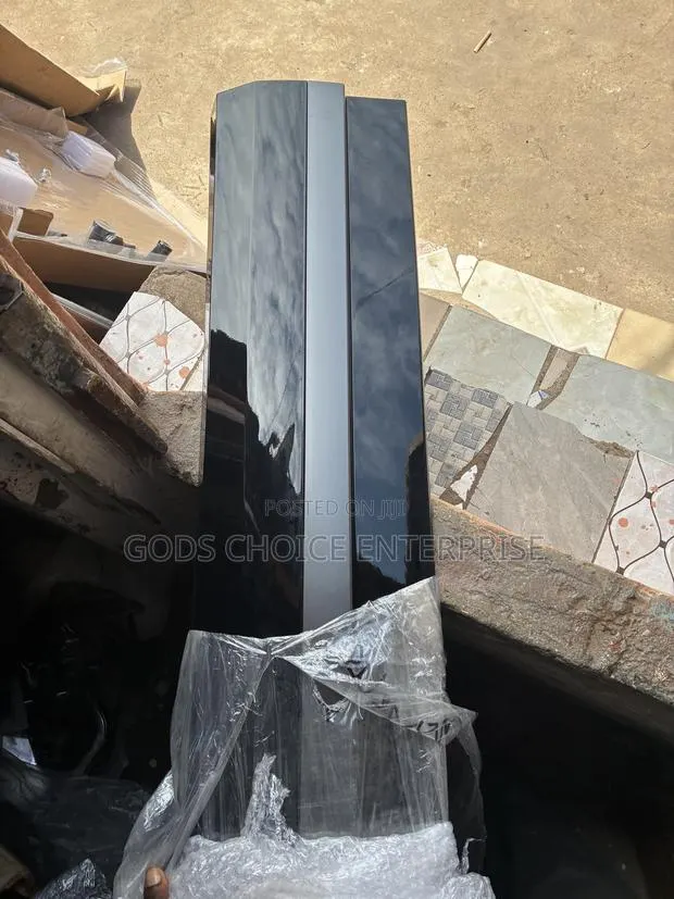 Door Moulding Santafe 2025-2026 · Photo 1