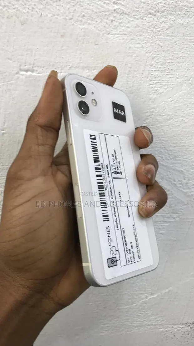 Apple iPhone 12 64 GB White · Photo 1