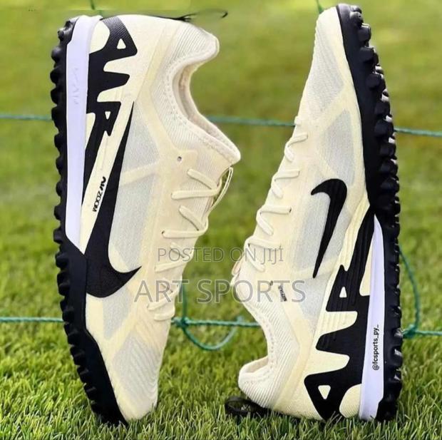 Nike Mercurial Turf Boot · Photo 2
