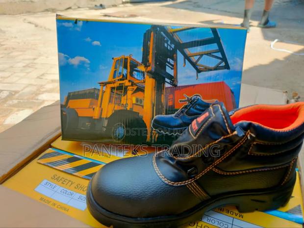 Safety Boots · Photo 2