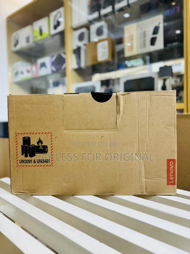 New Laptop Lenovo V15 G4 8GB Intel Core i5 SSD 512GB · Photo 3