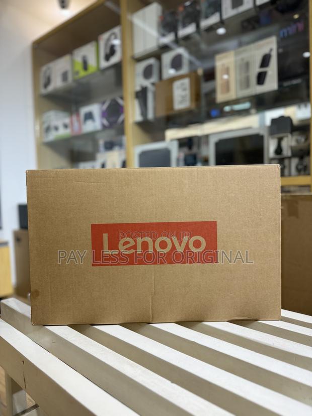 New Laptop Lenovo V15 G4 8GB Intel Core i5 SSD 512GB · Photo 1