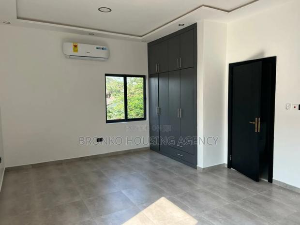 3bdrm Townhouse / Terrace in Bronko Housing, North Legon for rent · Photo 5