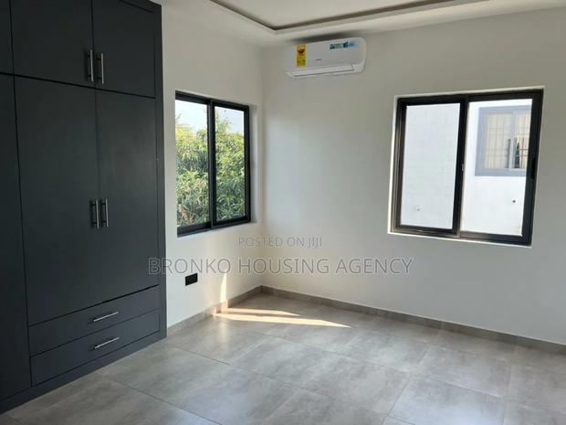 3bdrm Townhouse / Terrace in Bronko Housing, North Legon for rent · Photo 6