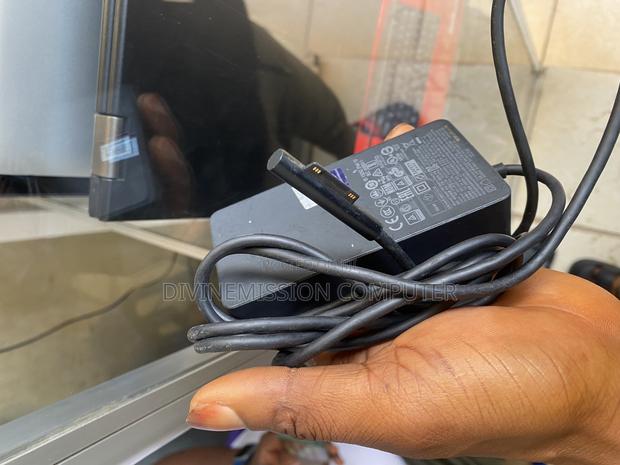 Surface Pro Charger/Adapter 15v~33w, 105w With USB Port 5v. · Photo 4