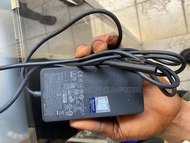 Surface Pro Charger/Adapter 15v~33w, 105w With USB Port 5v. · Photo 6