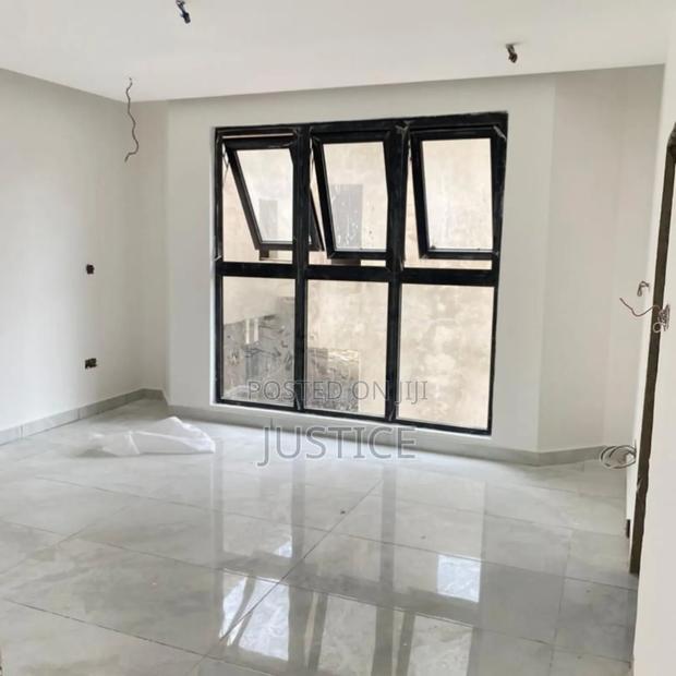 5bdrm Duplex in Dzorwulu for sale · Photo 3