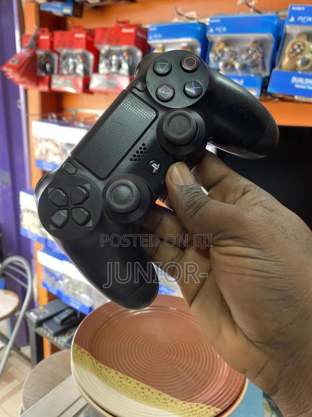Playstation 4 Uk Used Pads · Photo 3