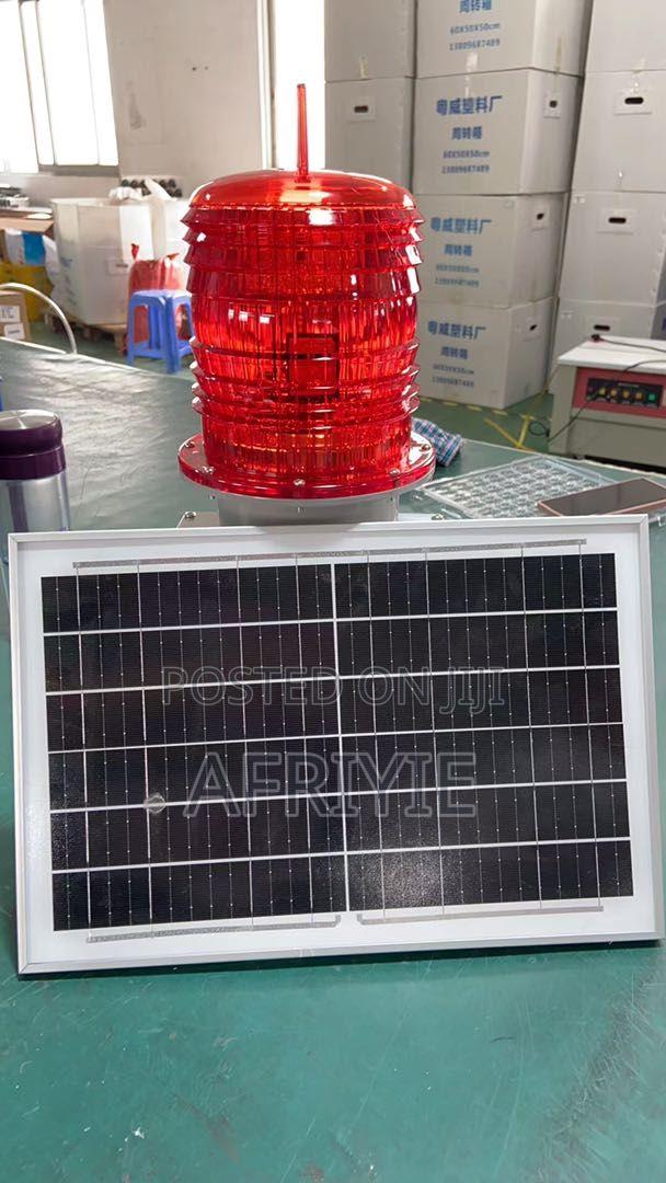 High Building Signal Warning Lamp LED Solar Powered · Photo 1
