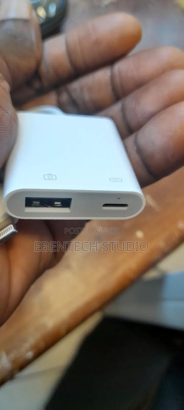 iPhone USB OTG Converter Adapter Lighting Port · Photo 3