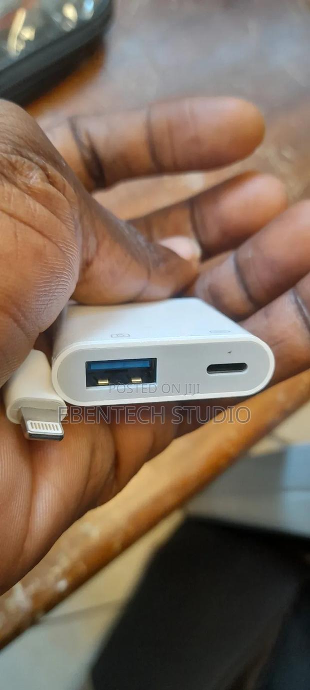 iPhone USB OTG Converter Adapter Lighting Port · Photo 4