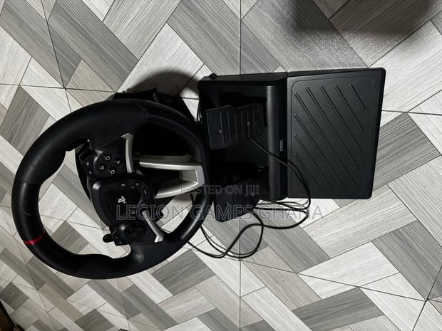 Hori Steering Wheel for PS5 PS4 PC · Photo 1