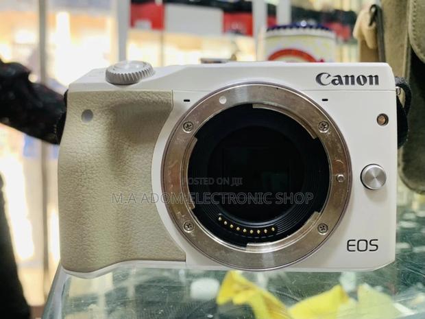 Original Canon EOS M3 Mirrorless Digital Camera(White). · Photo 1