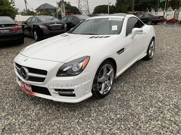Mercedes-Benz SLK-Class SLK250 2dr Convertible (1.8L 4cyl Turbo 6M) · Photo 2