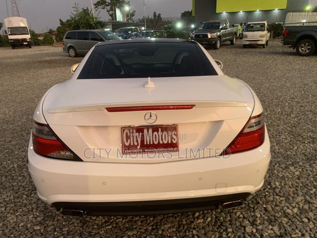 Mercedes-Benz SLK-Class SLK250 2dr Convertible (1.8L 4cyl Turbo 6M) · Photo 6