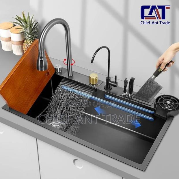 Waterfall Kitchen Sink. Luxury. 7546 · Photo 3