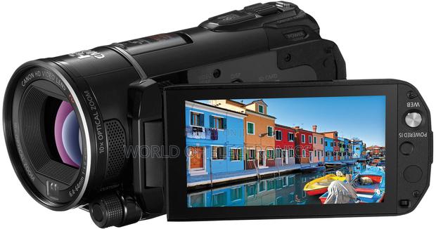 Canon LEGRIA HF S20 Dual Flash Memory PAL Camcorder · Photo 1