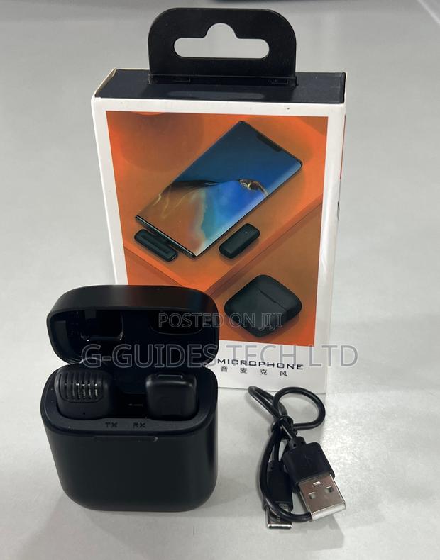 J11 iPhone Wireless Microphone With Charging Case · Photo 2